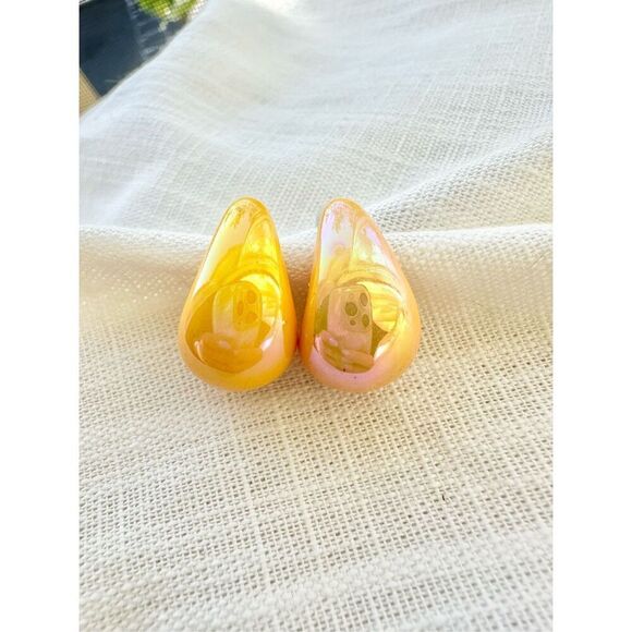 Sunshine yellow drop style dangle earrings - Picture 2 of 2